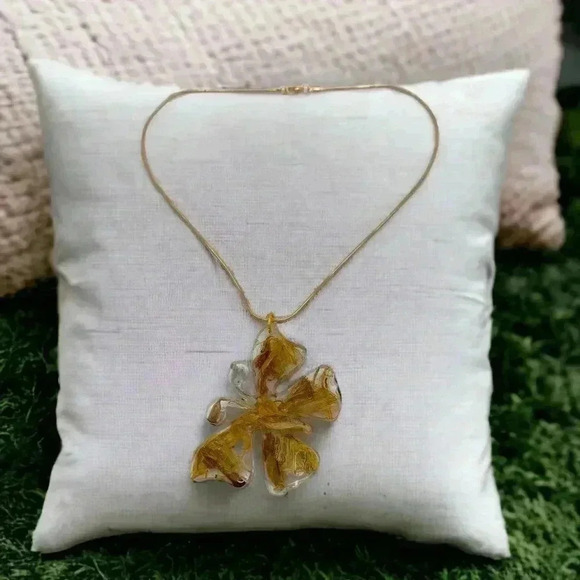 Bespoke Butterfly Tiger Lily Resin Statement Necklace Gold Plated Chain 20" - Picture 4 of 6